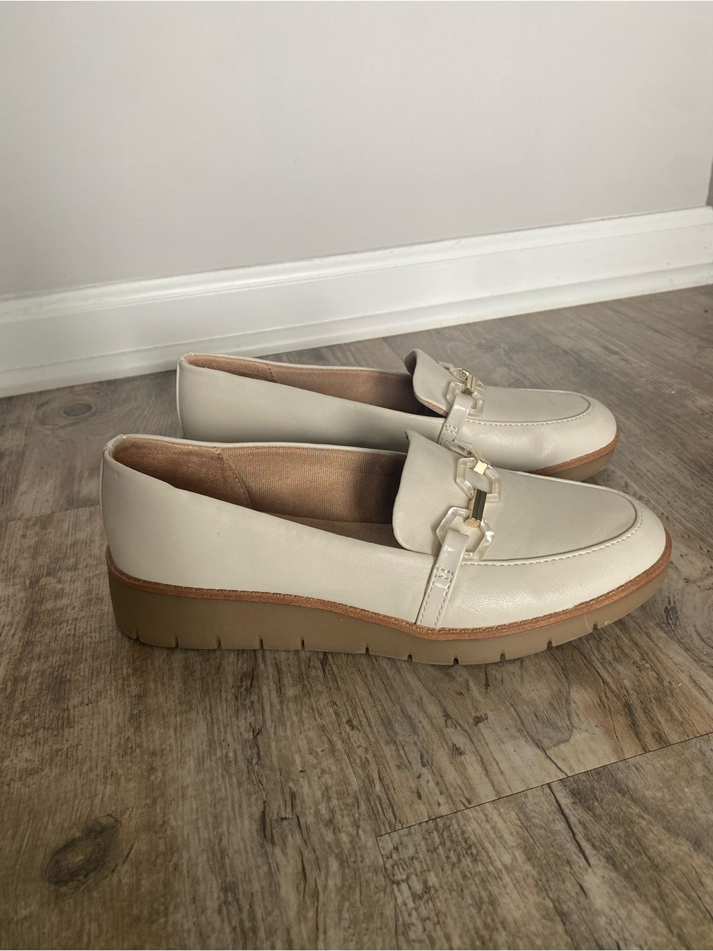 Life Stride Cream Leather Platform Loafers with Gold Accent